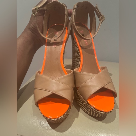 Nude Wedges - Picture 3 of 14